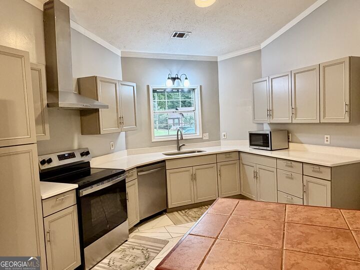 Property Photo:  659 Pine Ridge Trail SE  GA 30094 