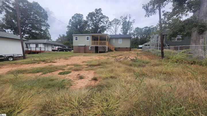 Property Photo:  105 Ponce De Leon Avenue  SC 29302 