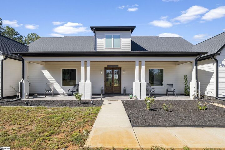Property Photo:  303 Bagwell Drive  SC 29654 