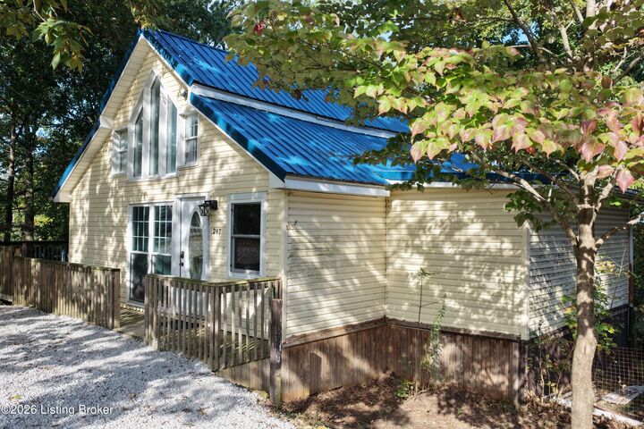 Property Photo:  247 Shawnee Cir  KY 40119 