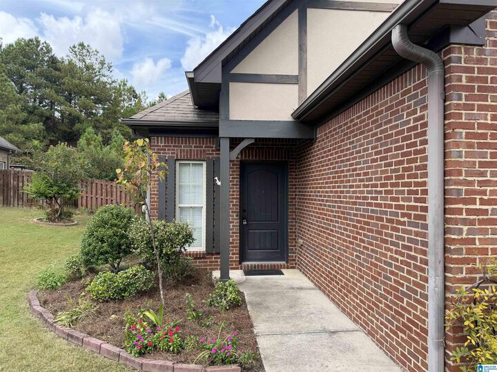 Property Photo: 1264 Grants Way AL 35210