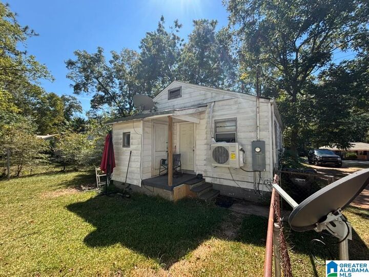 Property Photo: 5109 5th Street AL 35020