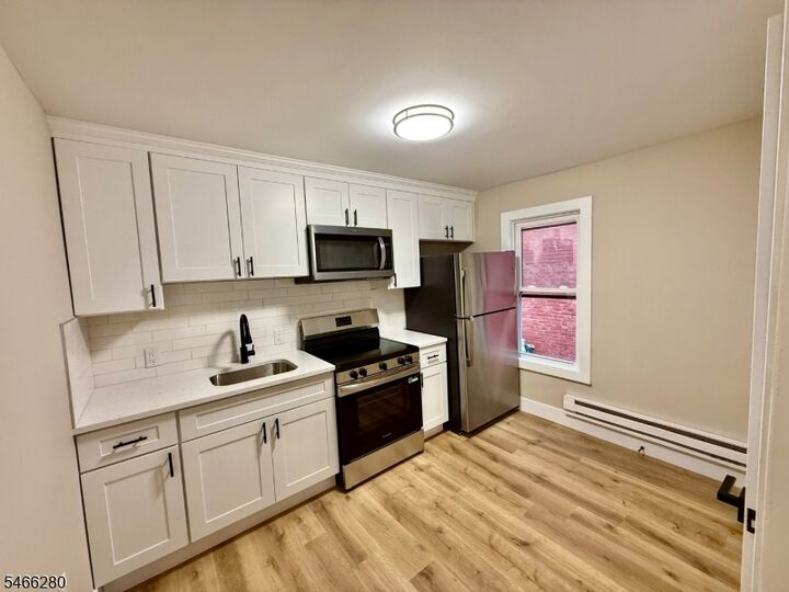 Property Photo:  196 Spring St 4  NJ 07860 
