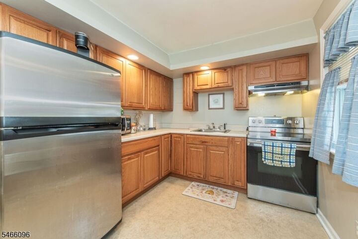 Property Photo:  184 Fairfield Rd  NJ 07470 