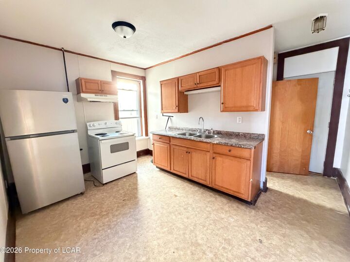 Property Photo:  821 Mill Street 2  PA 18512 