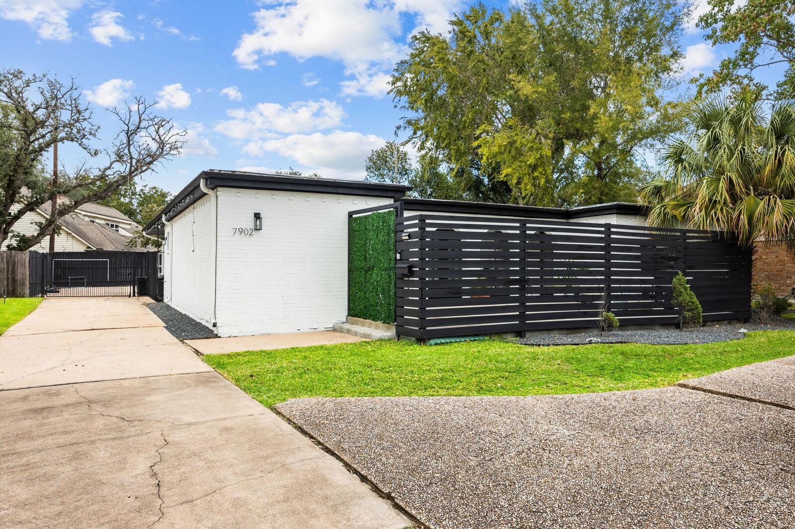 Property Photo:  7902 Richmond Avenue  TX 77063 