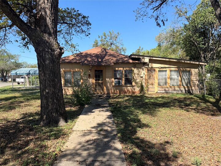 Property Photo:  2110 16th Street  TX 78861 