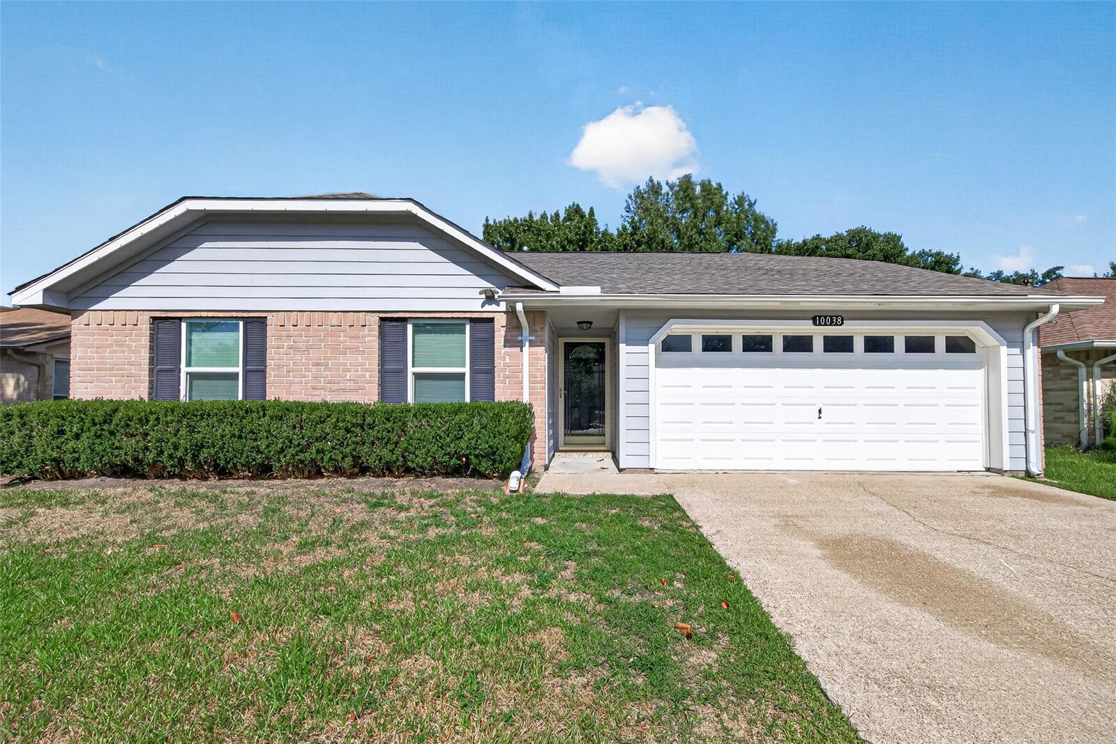 Property Photo: 10038 Green Valley Lane TX 77064