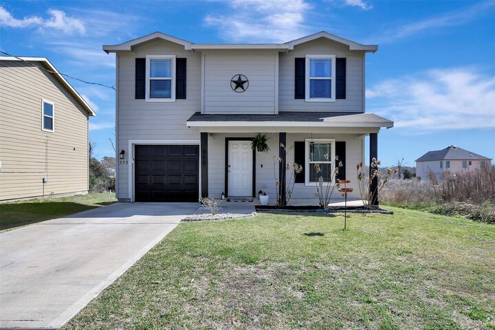 Property Photo: 950 21st Street TX 77445