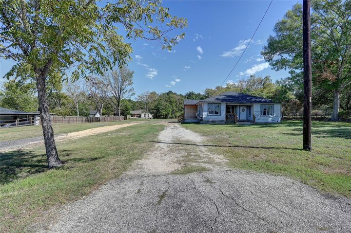 Property Photo:  104 N Dixie Street  TX 77833 