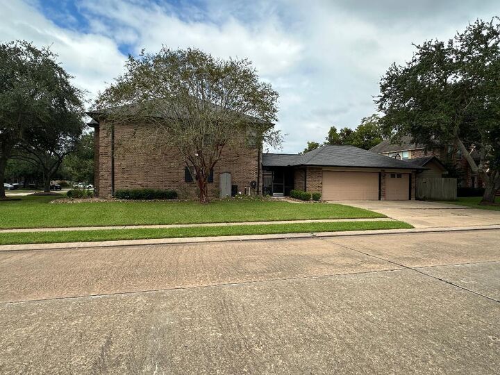 Property Photo:  308 Rosemary Lane  TX 77566 