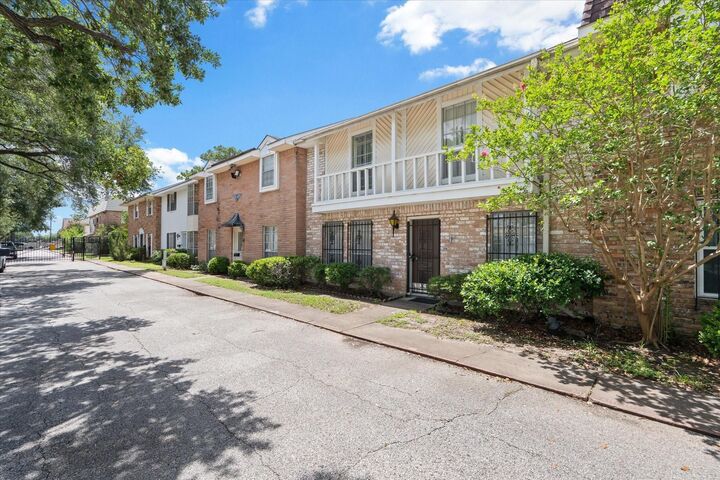 Property Photo: 6697 De Moss Drive 697 TX 77074