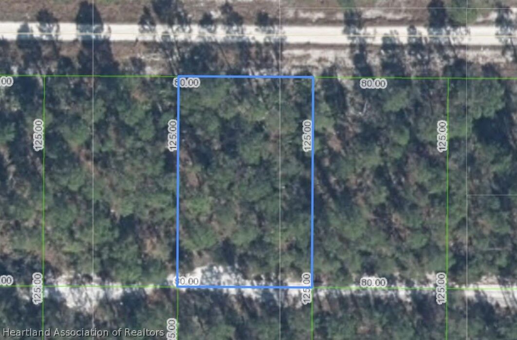 Property Photo:  629 Parakeet Avenue  FL 33872 