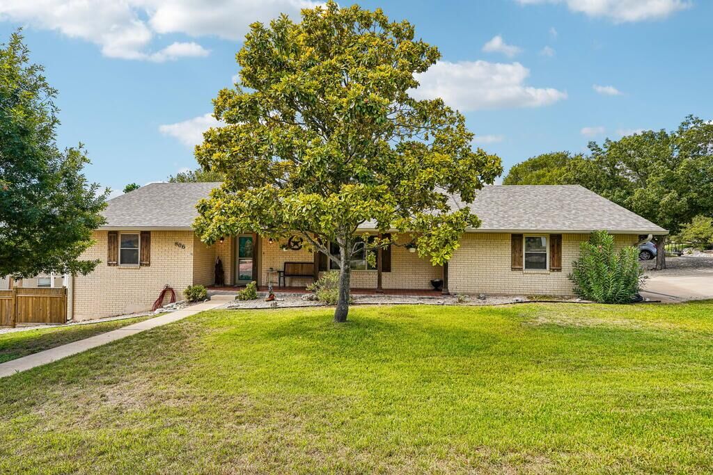 Property Photo:  806 Alamo Dr  TX 78028 