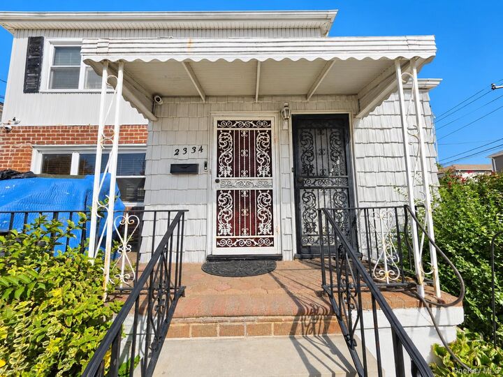 Property Photo:  2334 Oceancrest Boulevard  NY 11691 