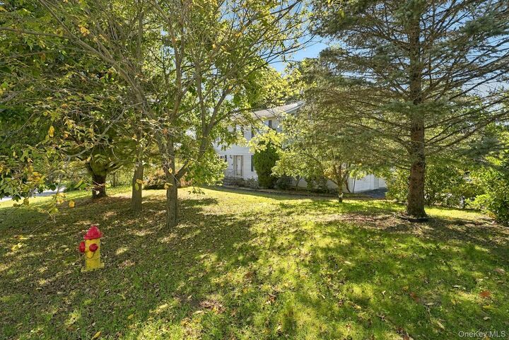 Property Photo:  20 Ely Road  NY 10567 
