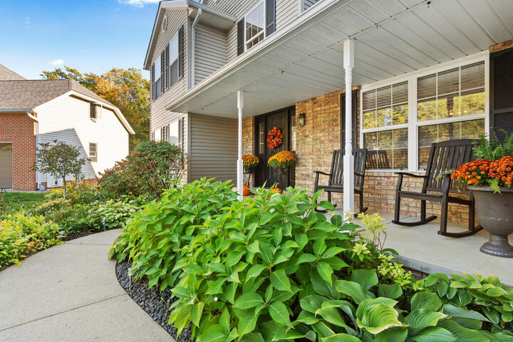 Property Photo: 38 Elmwood Pl. OH 44904