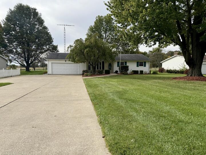 Property Photo:  3076 Oak Dr  OH 44820 