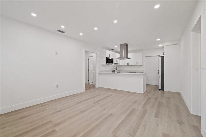 Property Photo:  7361 Royal Palm Drive  FL 34652 