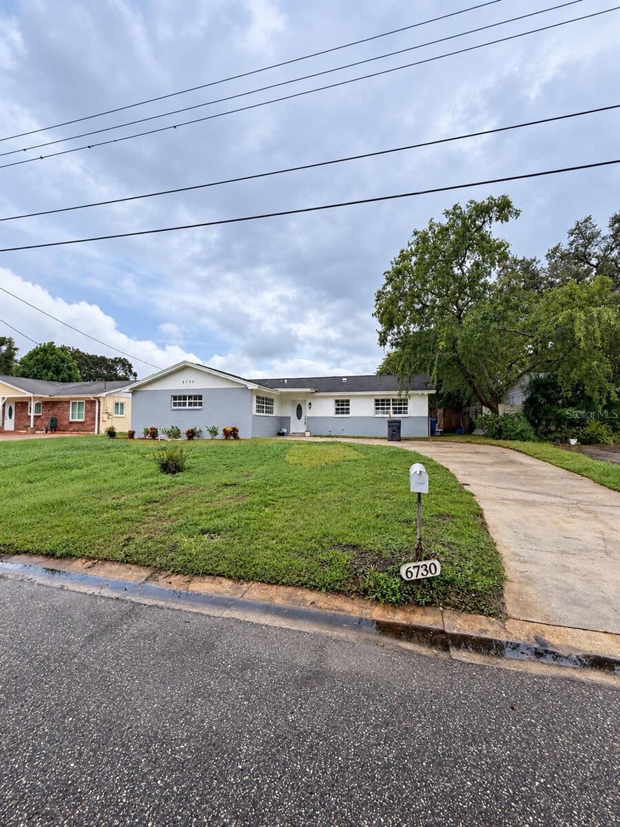 Property Photo:  6730 Ralston Beach Circle  FL 33614 
