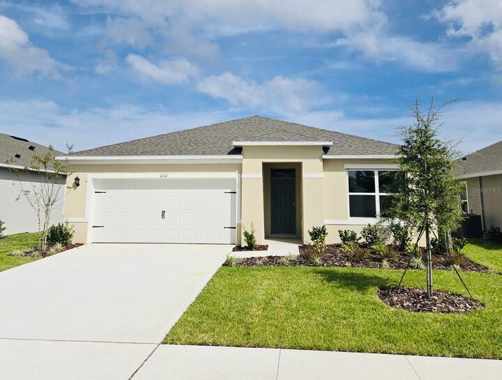 Property Photo:  1012 Champion Ridge Drive  FL 32124 