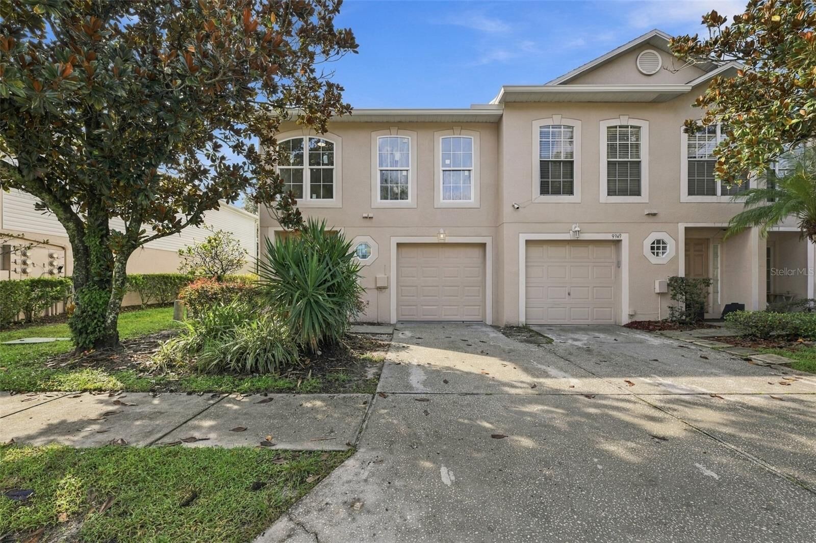 Property Photo:  9951 Ashburn Lake Drive  FL 33610 