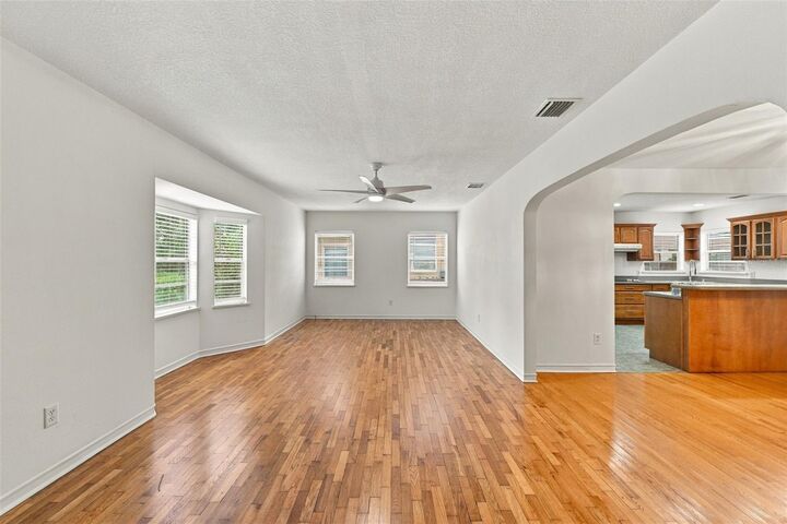 Property Photo:  212 S Bradford Avenue  FL 33609 