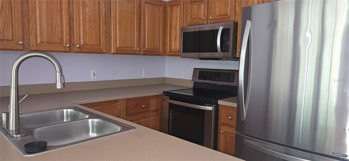 Property Photo:  5323 SW 91st Terrace 202  FL 32608 