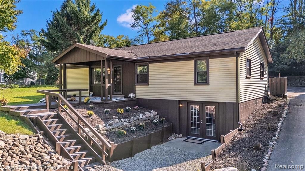 Property Photo:  2281 Judah Road  MI 48359 2250 