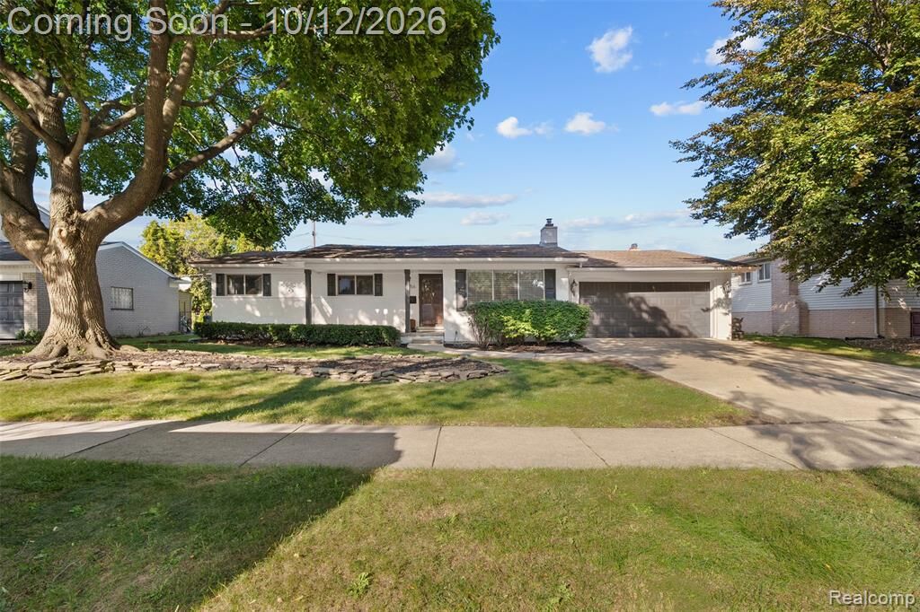 Property Photo:  956 Blairmoor Court  MI 48236 