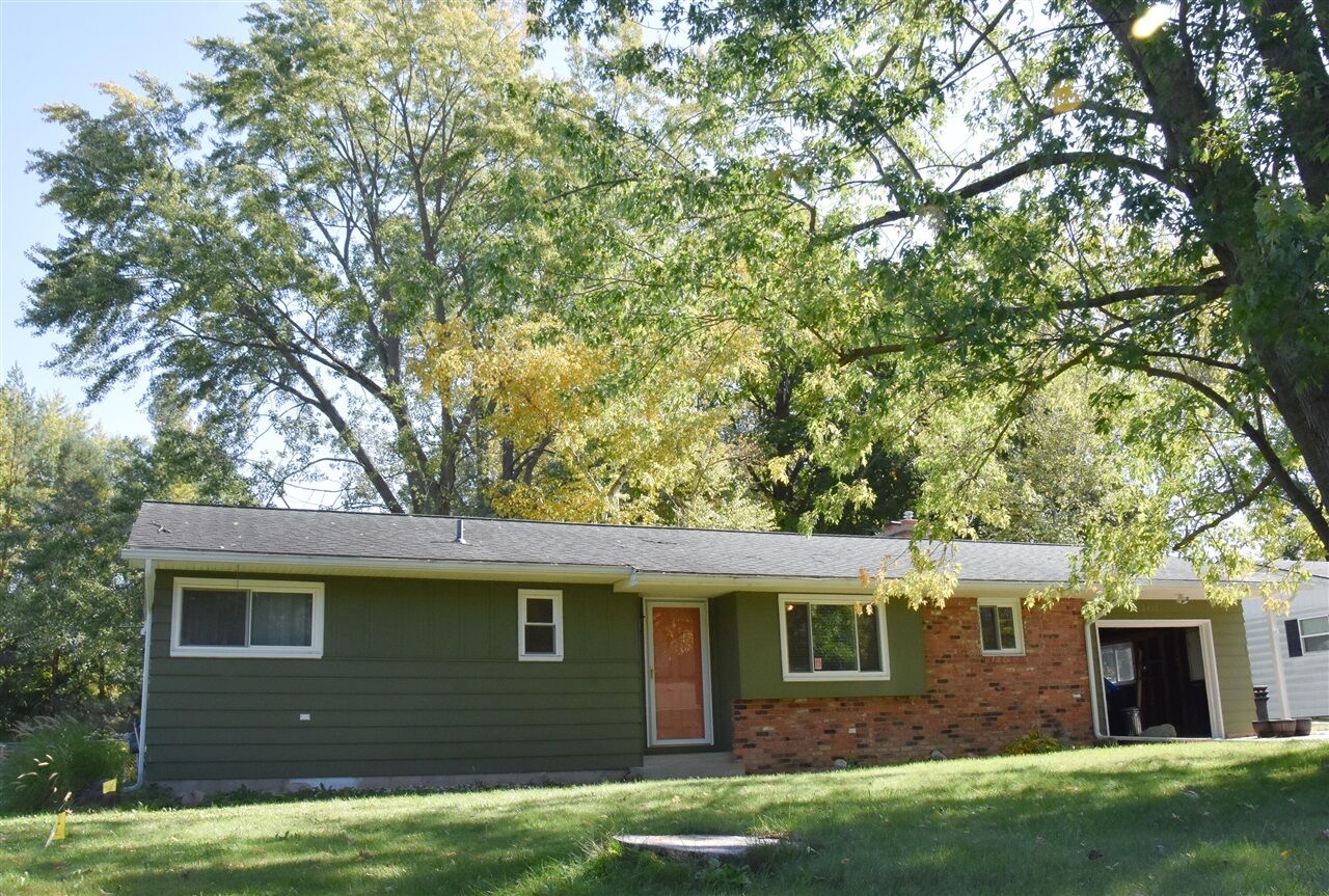 Property Photo:  1433 Joseph Street  MI 48638-6530 