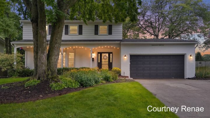 Property Photo: 2726 Hampshire Boulevard MI 49506-4774