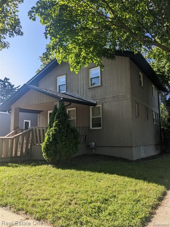 Property Photo:  1591 Humphrey Avenue  MI 48009 7186 
