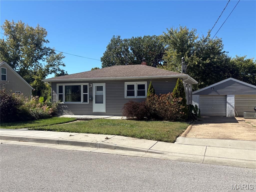 Property Photo:  345 Fair Street  MO 63090 
