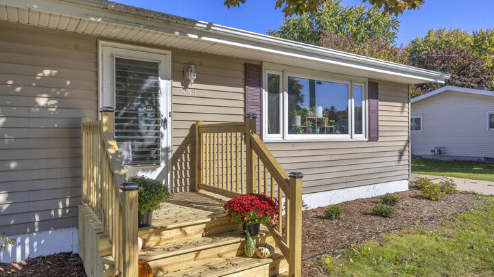 Property Photo: 455 E Scott St WI 54935