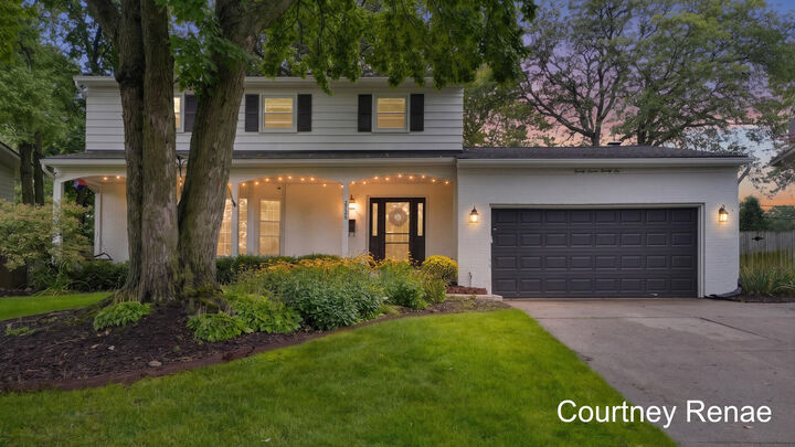 Property Photo:  2726 Hampshire Boulevard SE  MI 49506 