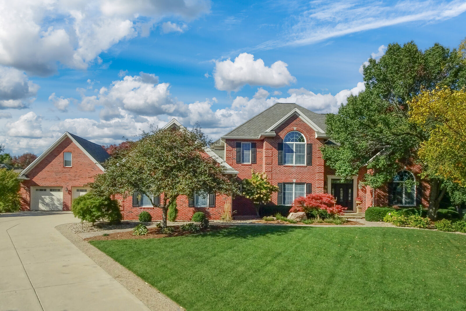 Property Photo:  2 Windsong Way  IL 61704 
