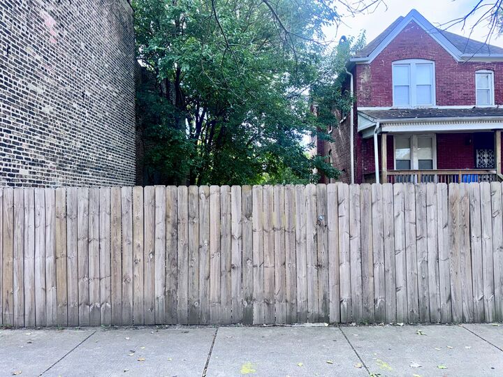 Property Photo:  367 E 69th Street  IL 60637 