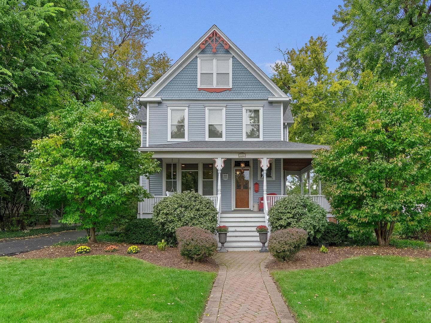 Property Photo:  426 W Maple Street  IL 60148 
