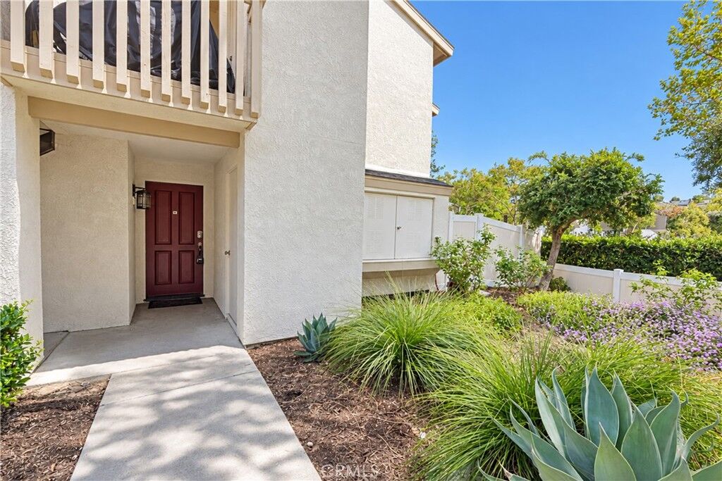 Property Photo:  23351 La Glorieta C  CA 92691 