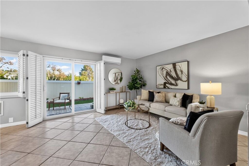 Property Photo: 23351 La Glorieta C CA 92691