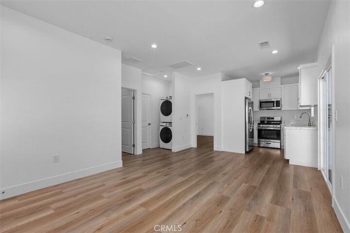 Property Photo:  5224 Auburn Cir  CA 92683 