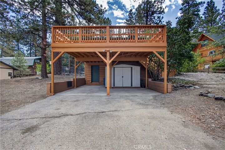 Property Photo: 26720 Redstart CA 93544