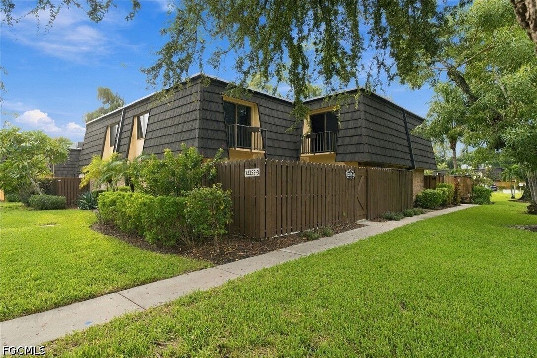 Property Photo:  12355 Woodrose Court 3  FL 33907 