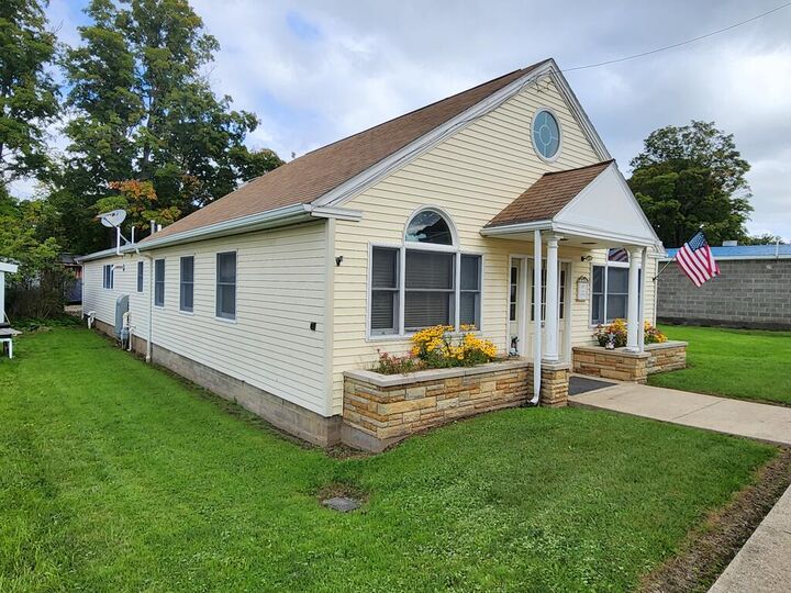 Property Photo: 107 E Academy St PA 16748