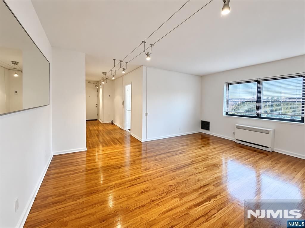 Property Photo: 401 Park Place 1F NJ 07024