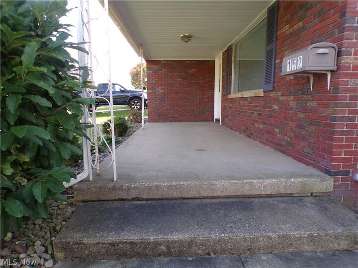 Property Photo:  152 S Yorkshire Boulevard  OH 44515 