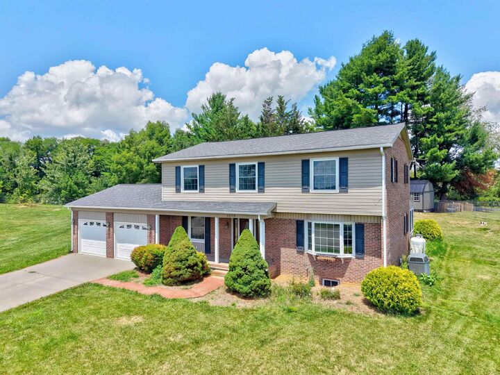 Property Photo: 1270 Crestview Drive VA 24382