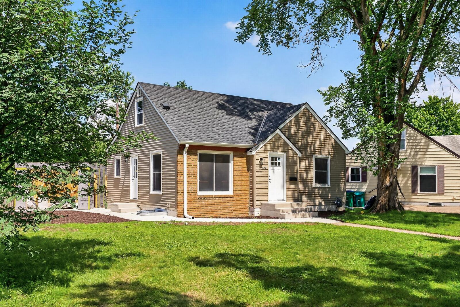 Property Photo:  2930 Texa Tonka Avenue  MN 55426 