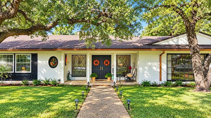 Property Photo:  1650 Azteca Drive  TX 76112 